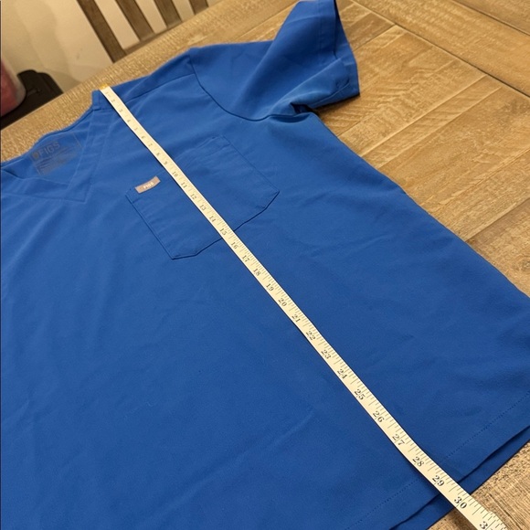 Figs Men's scrub top - Picture 6 of 8